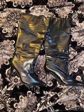 Forever 21 Black Croc-Embossed Knee-High Stiletto Boots